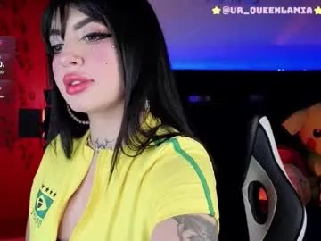 Away queenlamia on Chaturbate