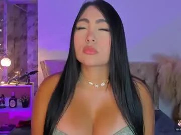 sarah_bali — GOAL: Booty tease goal [470 tokens remaining] Let's have fun together #findom #bigass #fuckmachine #bigtits #latina  #worship #feet #joi #bigass
