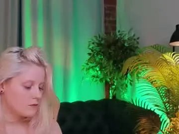 Freechat shinejoan on Chaturbate