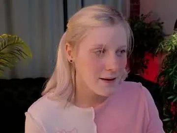 Freechat shinejoan on Chaturbate