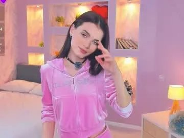 Freechat synne_glows on Chaturbate