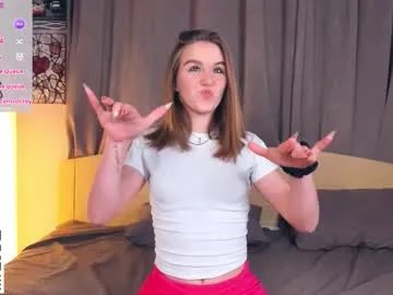 Freechat trinahillier on Chaturbate