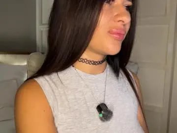 Freechat urlillshy on Chaturbate