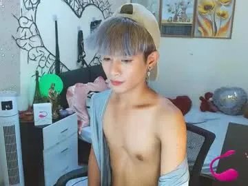 Freechat wildesttwinky on Chaturbate