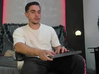 liam_walker on Flirt4Free