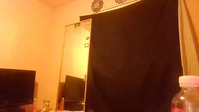 1n0nlythroat on StripChat 