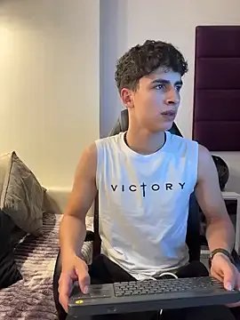 Freechat AdrianRinaldi on StripChat