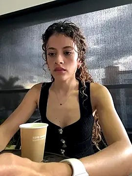 alana15 on StripChat 