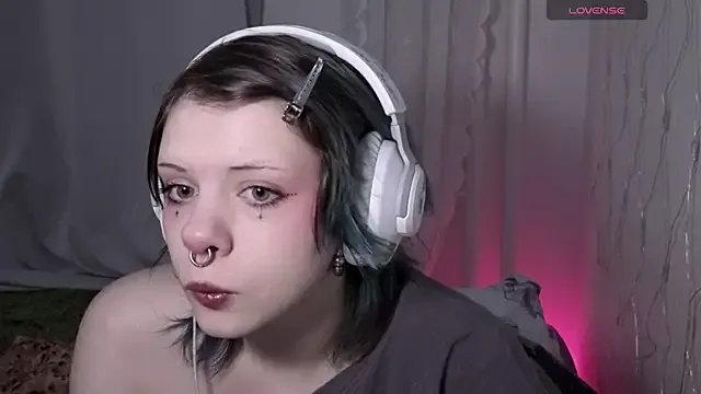 Alice_Zev on StripChat