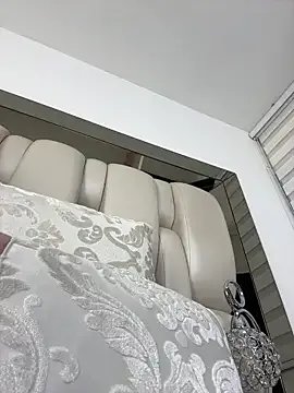 ALISSON_FOXXX1 — fingers deep in my ass