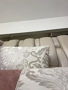 ALISSON_FOXXX1 on StripChat