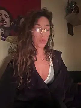 Freechat Amani_thewolf on StripChat