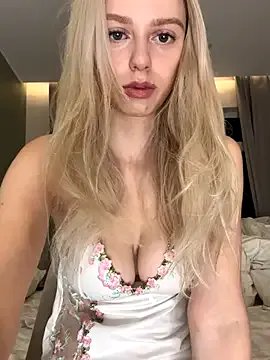 Freechat AnikaBest on StripChat