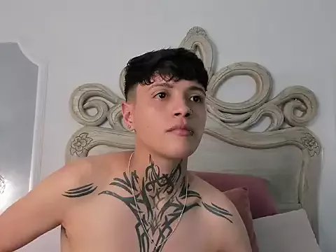 Private b3k_afrodict on StripChat