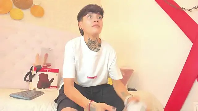 Private b3k_afrodict on StripChat