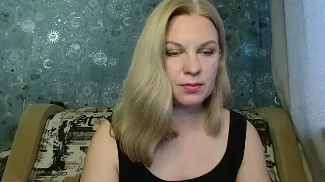 Freechat BlondeFox on StripChat