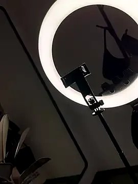 Freechat Brunettexio on StripChat