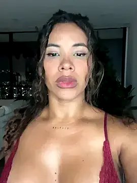 Freechat Brunettexio on StripChat