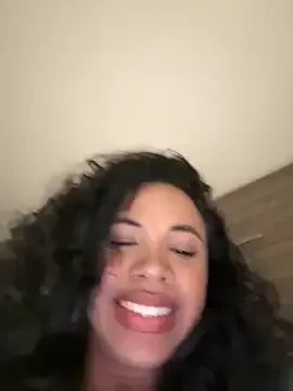 Freechat Brunettexio on StripChat