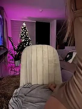 Freechat carolina__star on StripChat