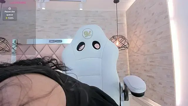 celene_midnight on StripChat 