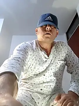 Freechat chicoguapo8 on StripChat