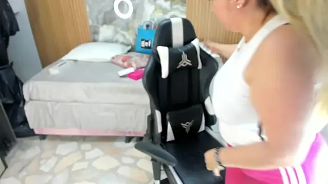 Freechat Danna_topless on StripChat