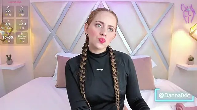 Freechat DannaCouper on StripChat
