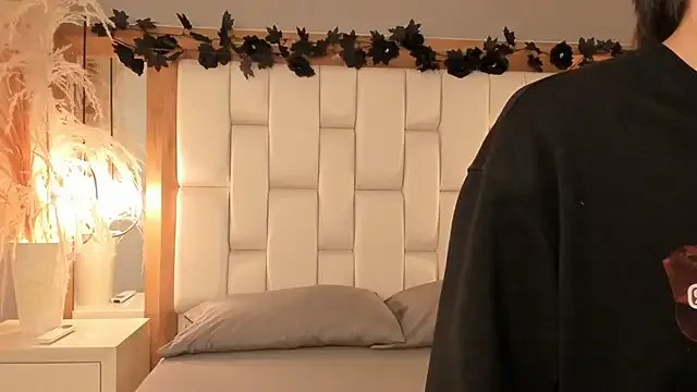 Freechat Daphne_And_Roger on StripChat