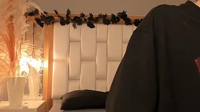 Freechat Daphne_And_Roger on StripChat