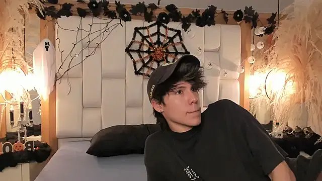 Freechat Daphne_And_Roger on StripChat