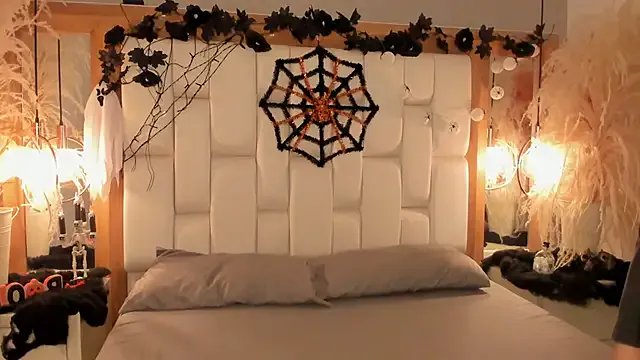 Freechat Daphne_And_Roger on StripChat