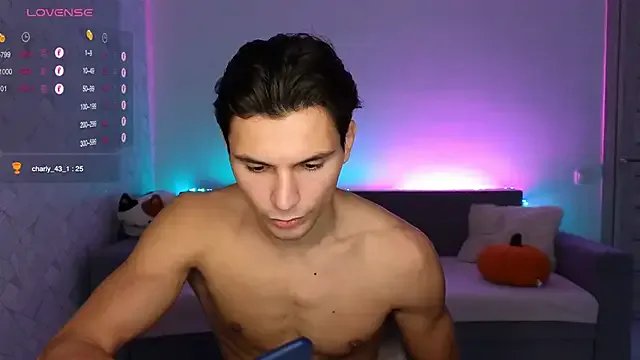 Freechat denlover1 on StripChat