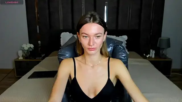 Freechat EvaToniz on StripChat