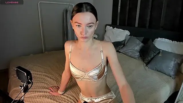 Freechat EvaToniz on StripChat