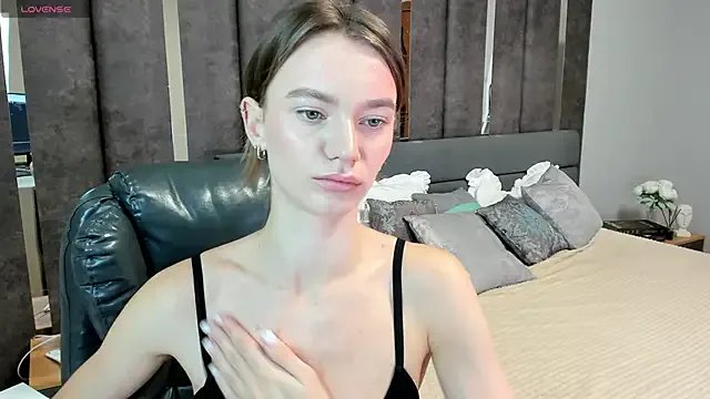 Freechat EvaToniz on StripChat