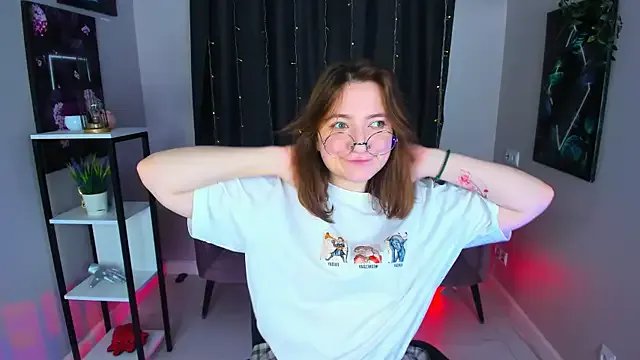 Freechat fairy_tara on StripChat