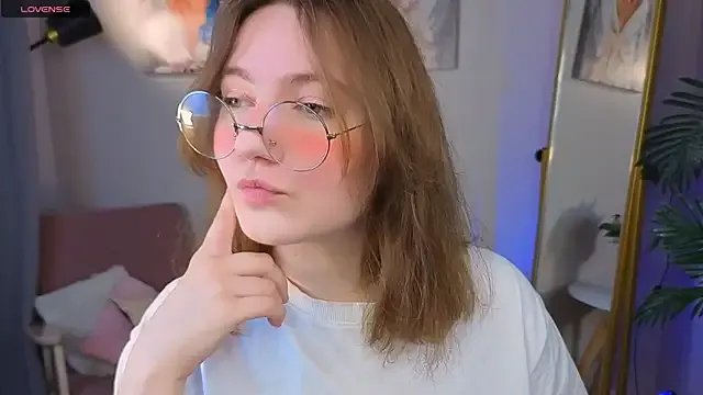 Freechat fairy_tara on StripChat