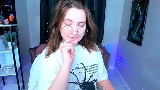 Freechat fairy_tara on StripChat