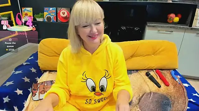 Freechat FlirtyMary on StripChat