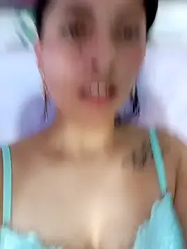 Freechat Fox_Roxxan on StripChat