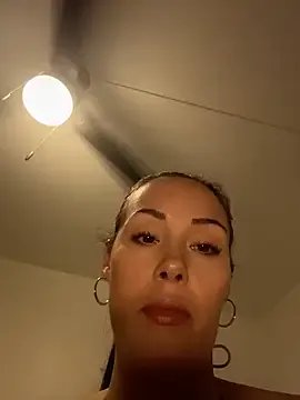 Gardenxxrose — Ride dildo 5 min 