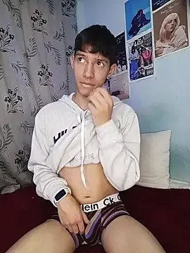 Freechat heyy_noah11 on StripChat