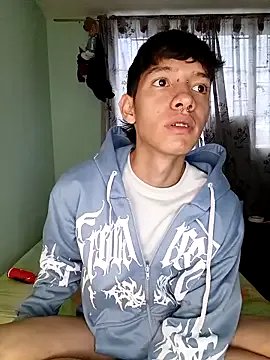 Freechat heyy_noah11 on StripChat