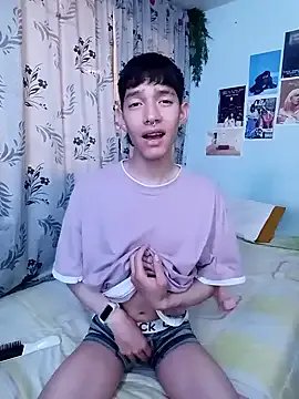 Freechat heyy_noah11 on StripChat