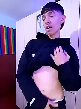 Freechat heyy_noah11 on StripChat