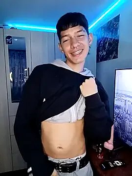 Freechat heyy_noah11 on StripChat