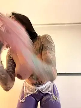 Group Iam_Annii on StripChat