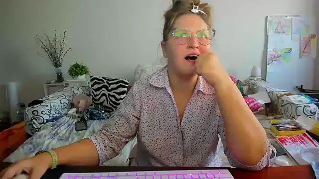 Freechat IamYourNarcotic on StripChat