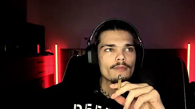 Freechat JordanShow on StripChat